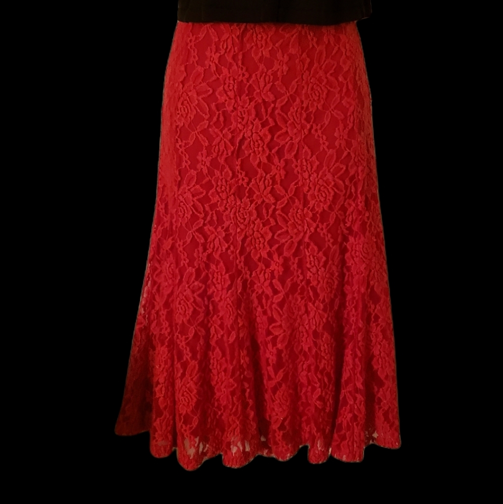 Lace skirt